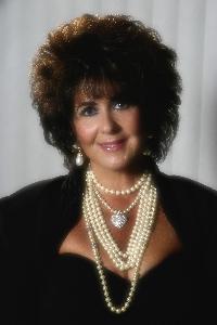 Lynn DeMarco as Elizabeth Taylor Celebrity Look Alike